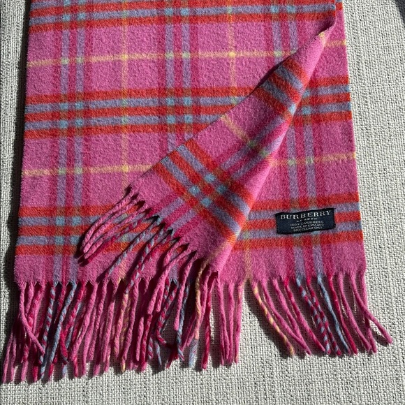 Authentic Burberry Cashmere Scarf - Picture 1 of 6